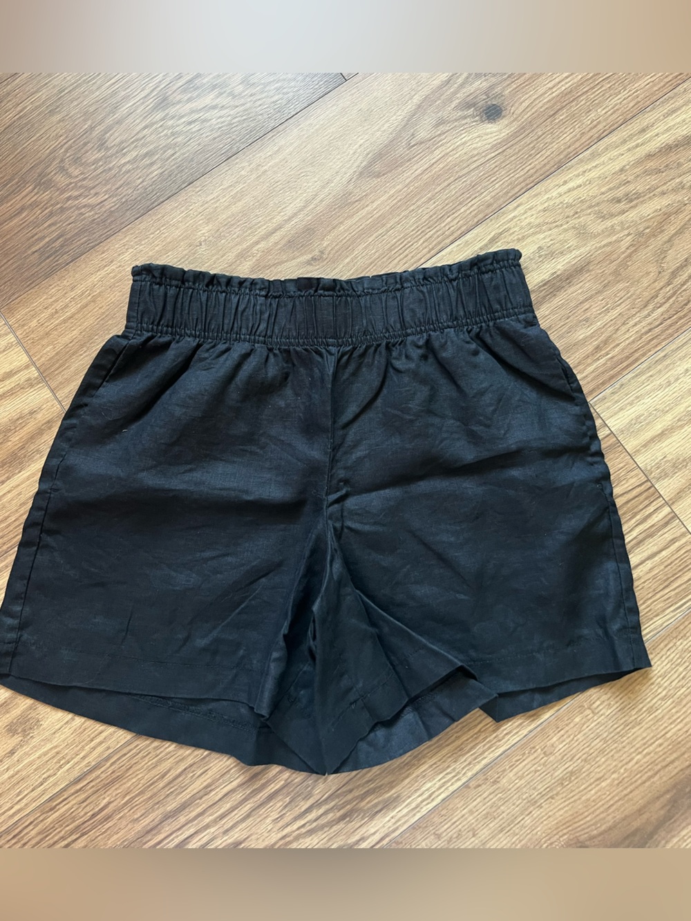 Quince Black 100% European Linen High-Waisted Elastic Shorts Size S
